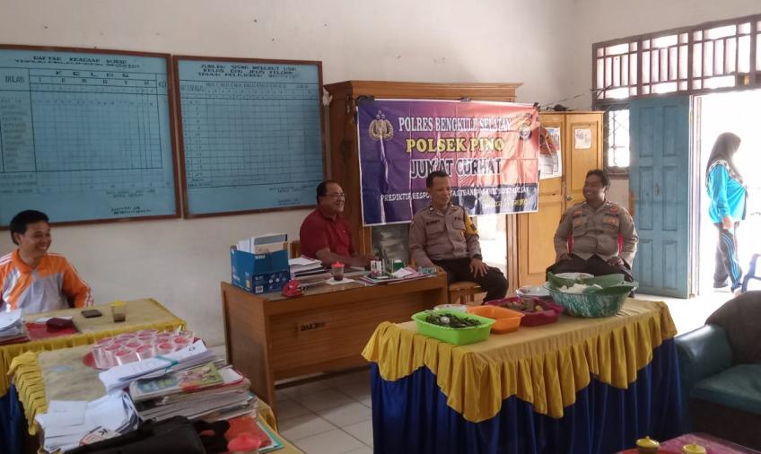Perkuat Sinergitas Polisi dengan Masyarakat, Polsek Pino Gelar Jumat Curhat di Kelurahan Masat Kecamatan Pino