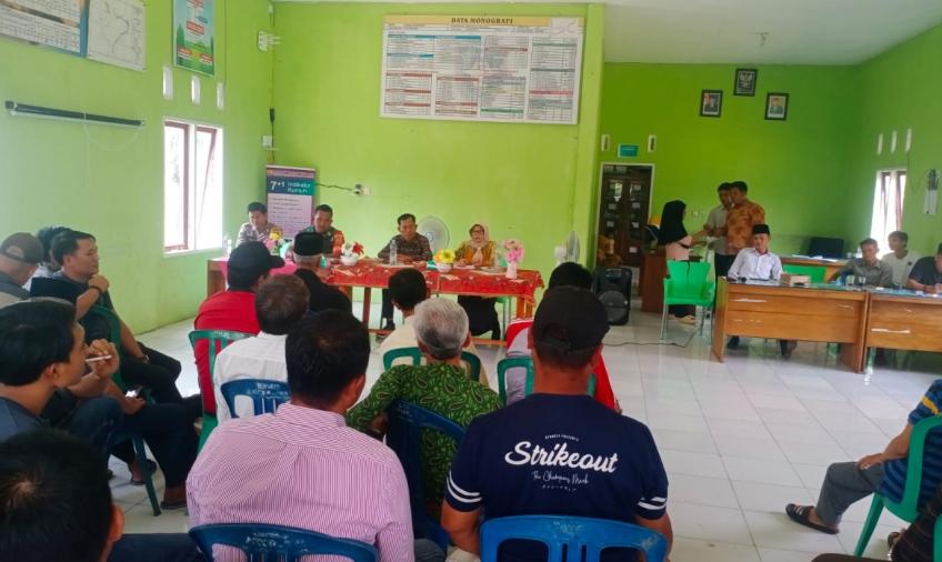 Bhabinkamtibmas Polsek Kota Manna Hadiri Musyawarah di Desa Padang Berangin 