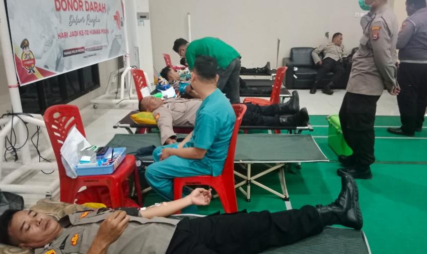 Hut ke-72 Humas Polri, Polresta Bengkulu Gelar Bakti Kesehatan Donor Darah