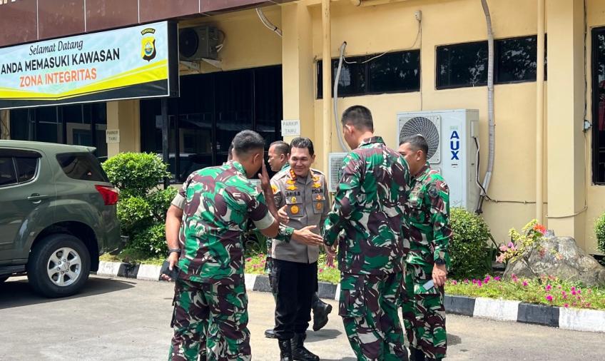 Sambut HUT TNI Ke-78, Kapolresta Bengkulu Terima Kunjungan Danrem dan Para Dandim
