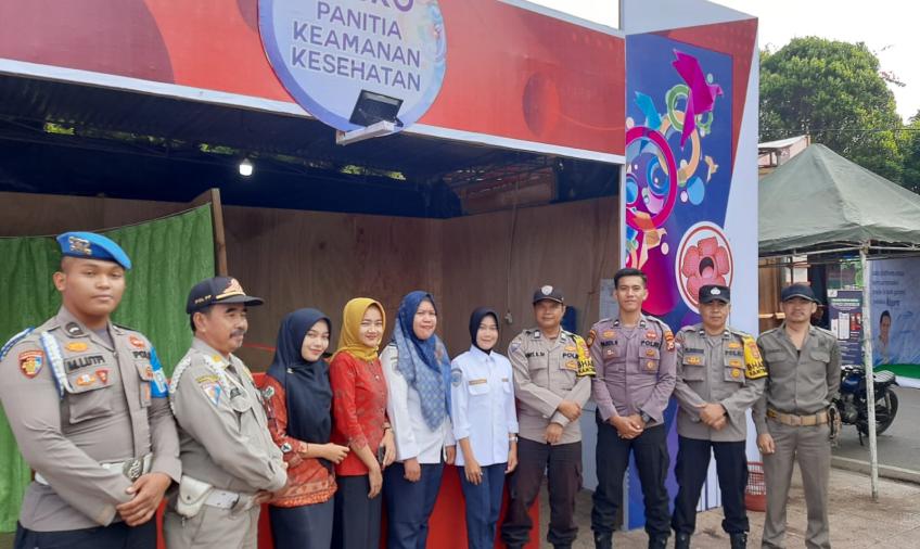 Sambang di pekan raya HUT Bengkulu Utara Ke 47 Bhabinkamtibmas sampaikan pesan kamtibmas