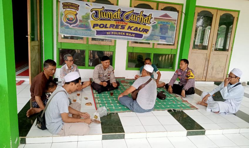 Polsek Maje Gelar Jumat Curhat di Masjid Mutaqin Desa Linau