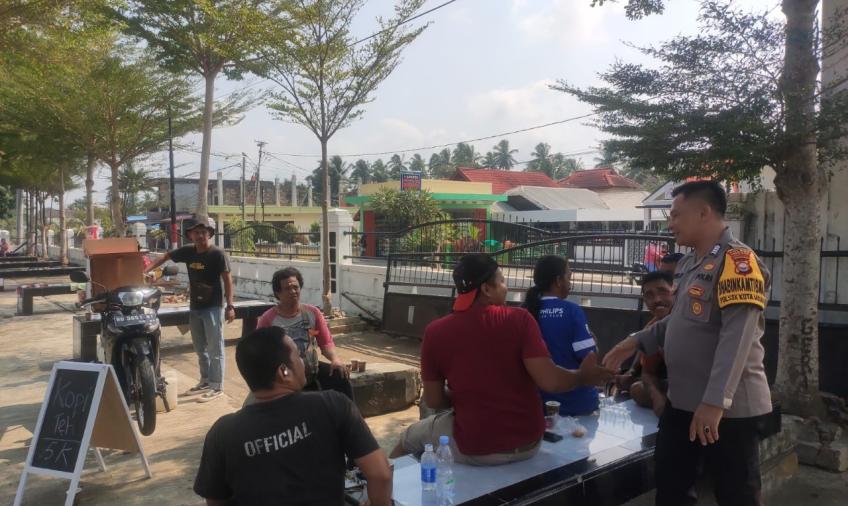 Bhabinkamtibmas Polsek Kota Manna Sambang DDS di Kelurahan Pasar Baru 