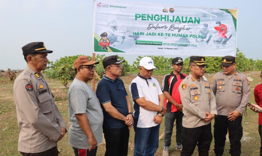 Hut Humas Polri Ke 72 Polres BS Tanam Pohon Penghijauan Dipesisir Pantai Mengkudum Pino Raya