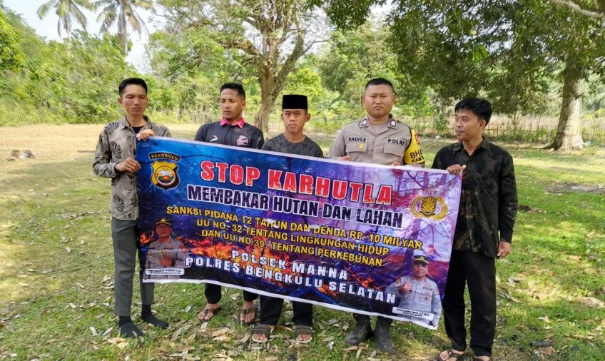 Cegah Karhutlah di Musim Kemarau, Bhabinkamtibmas Sosialisasi Karhutlah