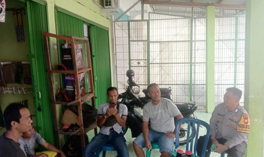 Bhabinkamtibmas Polsek Kota Manna Sambang DDS Sampaikan Imbauan Kepada Warga