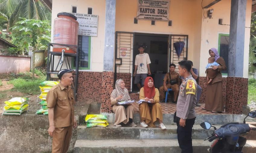 Polsek Talo Melaksanakan Pengamanan Operasi Pasar Murah 