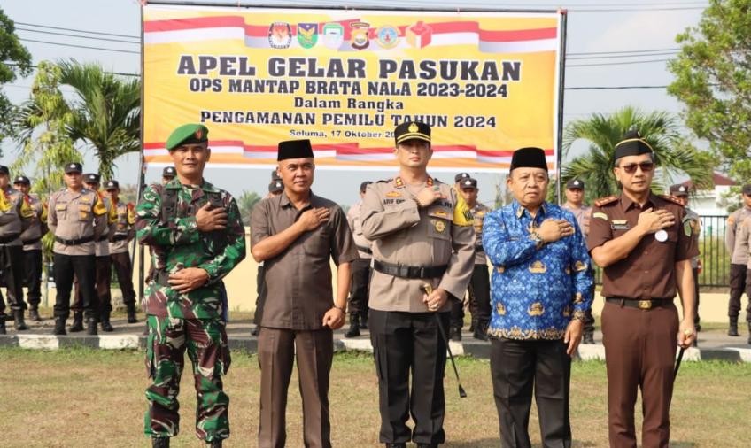 Kapolres Seluma Pimpin Apel Gelar Pasukan Mantap Brata 2023-2024