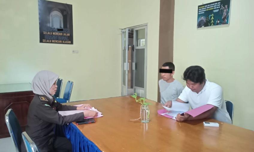 Tersangka Curat Hp Diserahkan Ke JPU Oleh Sat Reskrim Poles BS