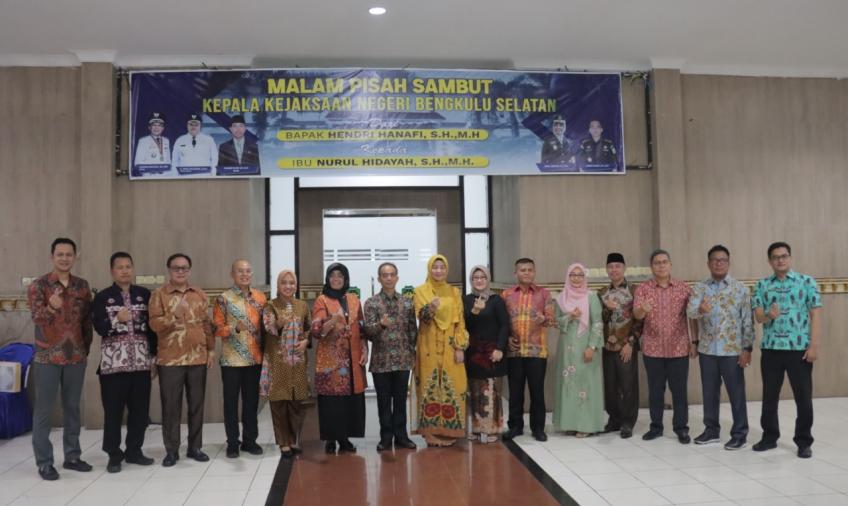 Dijabat Perempuan, Kajati Lantik Kajari Bengkulu Selatan 