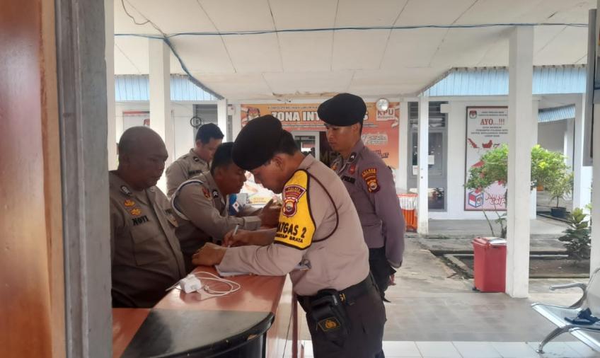 Personel Sat Samapta Polres Bengkulu Selatan  Patroli Rutin di Kawasan Kantor KPU dan Bawaslu   