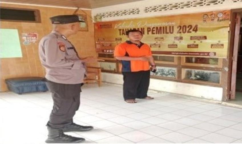 Personel Polsek Ratu Samban Patroli di Kantor Partai dan Bawaslu