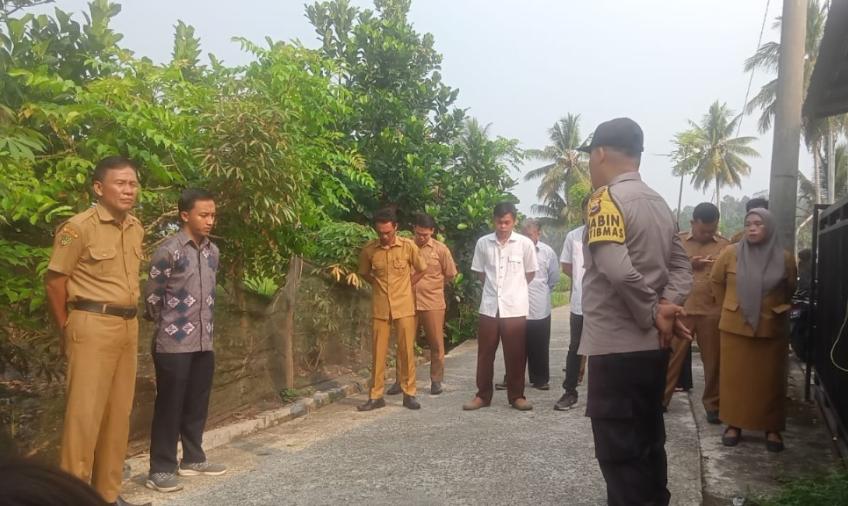 Jadi Pembina Upacara di Desa Babatan Ilir, Bhabinkamtibmas Aipda Syaifullah Sampaikan Pesan Kamtibmas 