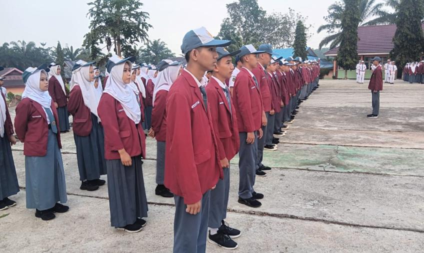 Jadi Irup di SMAN 8 BS, Kasat Polairud Sampaikan Sosialisasi Anti Narkoba dan Kenakalan Remaja  