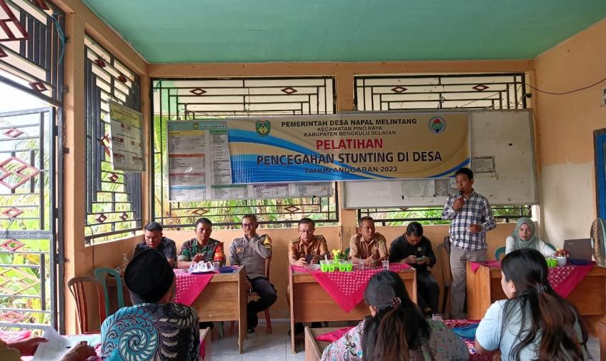 Bhabinkamtibmas Pino Raya Hadiri Rapat Kerja Mini Lokakarya Pengendalian Stunting Desa Napal Melintang 