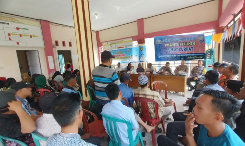 Mendengar Keluhan Warga Binaan Secara Langsung, Polsek Seginim Gelar Jumat Curhat di Desa Pino Baru