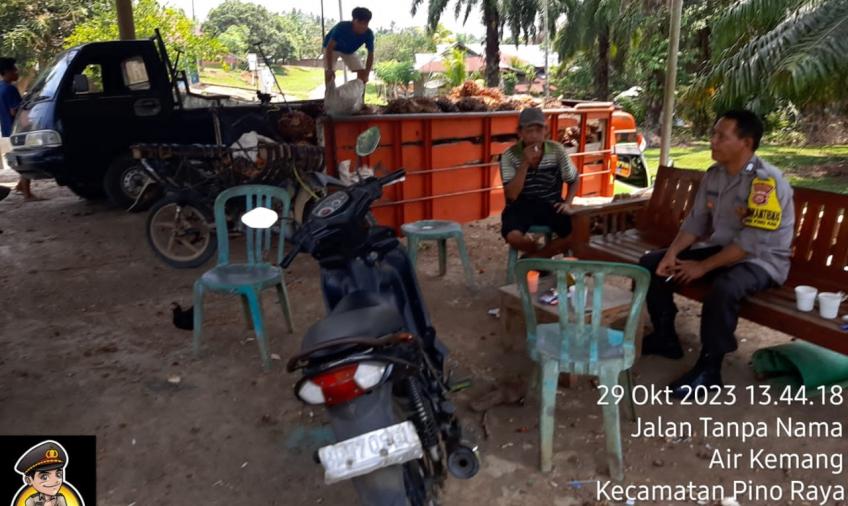 Himbau Antisipasi Pencurian, Bhabinkamtibmas Polsek Pino Raya Tingkatkan Sambang 