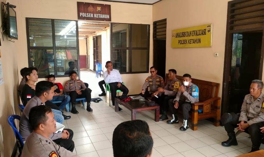Pimpin Anev Mingguan, Ini yang Disampaikan Waka Polsek Ketahun Terhadap Anggotanya