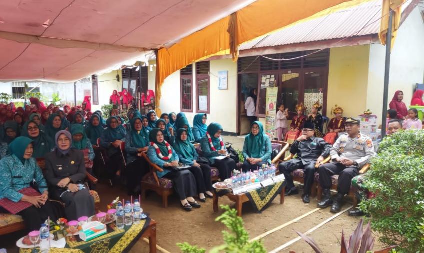 Kapolsek Air Besi Hadiri Supervisi 10 Program Pokok PKK 