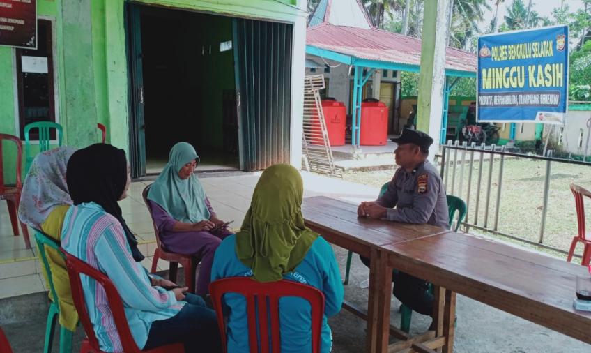Hadapi Keluhan Secara Langsung Bhabin Polri dengan Warga Binaannya, Polsek Manna Adakan Minggu Kasih