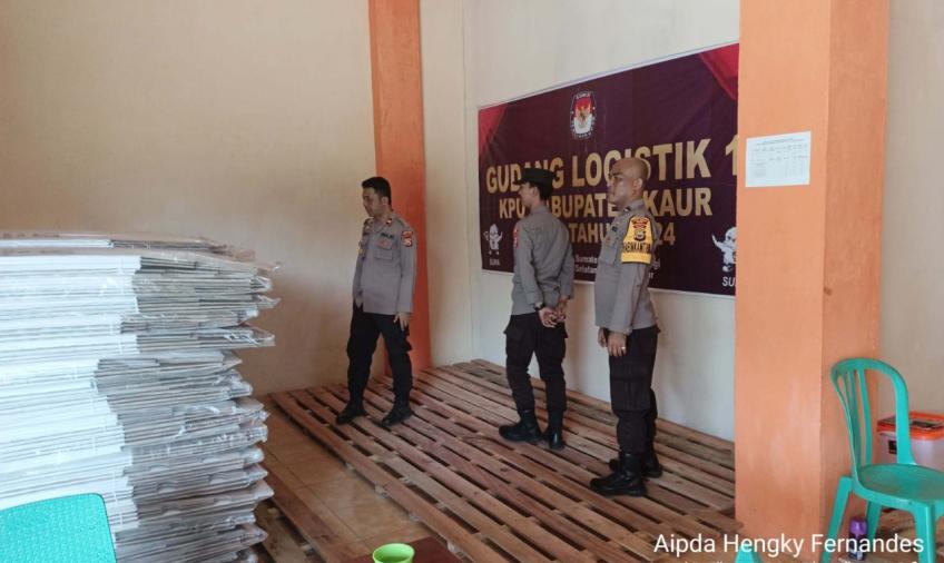 Antisiapasi Gangguan Kamtibmas, Kapolsek Kaur Selatan Monitoring Cek Gudang Logistik KPU