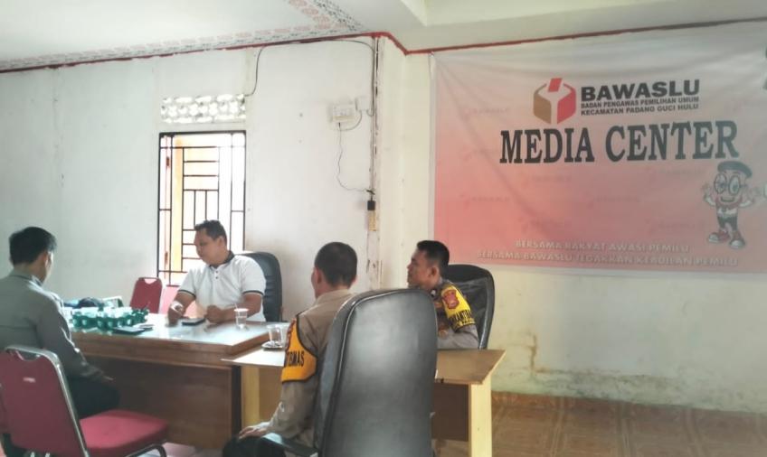 Jalin Koordinasi Kamtibmas, Polsek Padang Guci Hulu Patroli ke Panwascam Kecamatan 