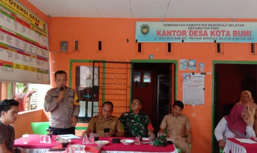 Dukung Pengendalian Stunting, Bhabinkamtibmas Polsek Pino Hadiri Rapat Kerja Mini Lokakarya Kecamatan Ulu Manna