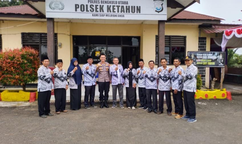 Jalin Silaturahmi, Kapolsek Ketahun Terima Kunjungan Dari Ketua PGRI Kecamatan Ketahun dan Pinang Raya