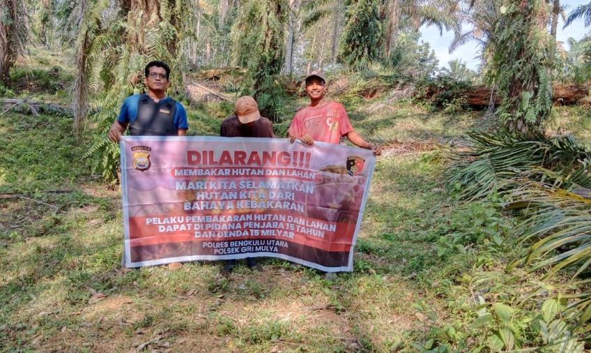 Polsek Giri Mulya Sosialisasikan Karhutla di Desa Rena Jaya