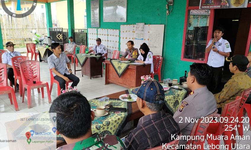 Bhabinkamtibmas Polsek Lebong Utara Hadiri Monev Tahap II di Desa Kampung Muara Aman
