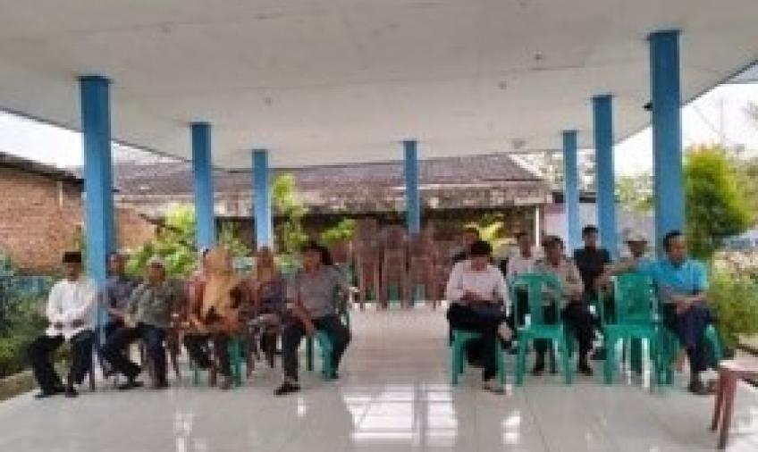 Bhabinkamtibmas Sumber Jaya Menghadiri Kegiatan Pemilihan Ketua RW 01 Kelurahan Sumber Jaya