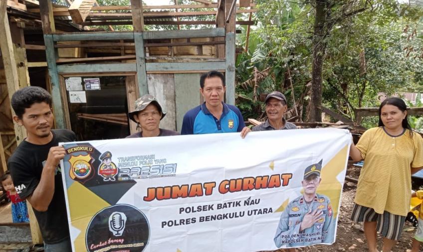 Jumat Curhat, Polsek Batiknau Ingatkan Warga Tertib Beralu Lintas 