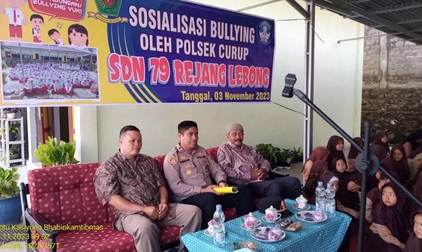 Cegah Bullying, Polsek Curup Gelar Sosialisasi Disekolah