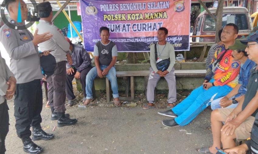 Polsek Kota Manna Gelar Jumat Curhat di Pasar Ampera 