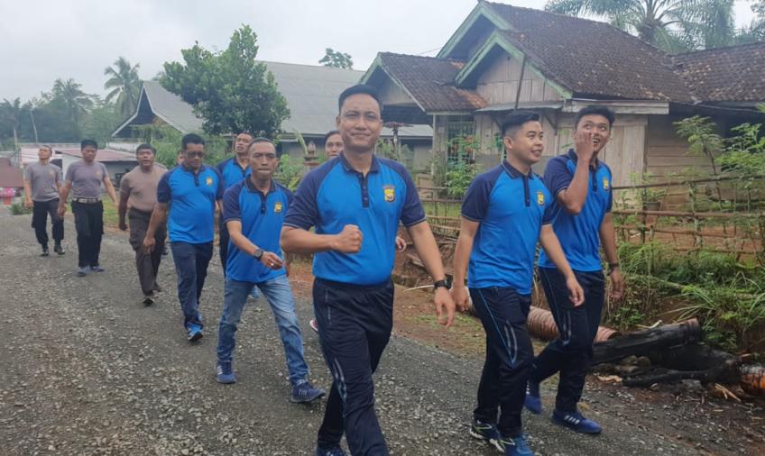 Jaga kesehatan, Polsek Giri Mulya Melakukan Olahraga Bersama