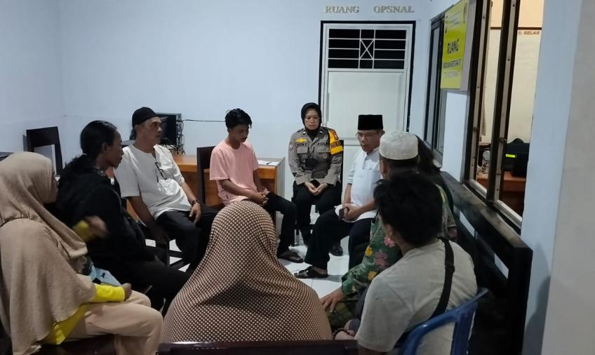 Tinggal Sekontrakan, Sepasang Remaja Muda Mudi Diamankan ke Polsek Kampung Melayu