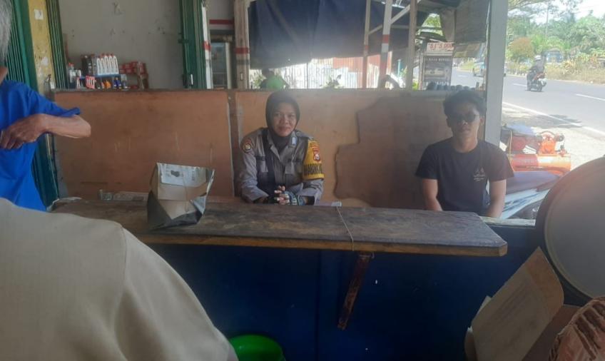 Sambangi Warga Kelurahan Muara Dua, Bhbainkamtibmas Sampaikan Pesan-Pesan Kamtibmas 
