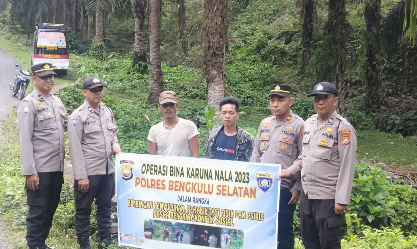 OPS Bina Karuna Tahun 2023, Sat Binmas Polres Bengkulu Selatan Sampikan Imbaun dan Sosialisasi Dampak Membuang Sampah Sembarangan