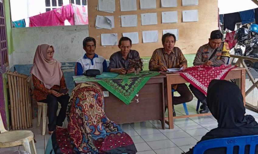 Bhabinkamtibmas Polsek Kota Manna Hadiri Rapat Rumusan Program Prioritas Pembangunan Kelurahan Pasar Baru