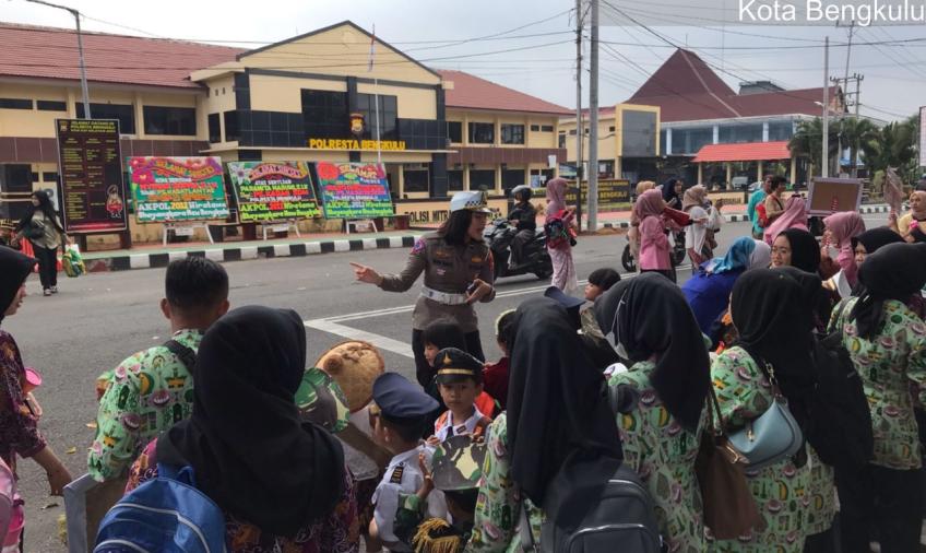 Sat Lantas Polresta Bengkulu Sosialisasi Dikmas di TK Inti Aisyah Bustanul Athafal 