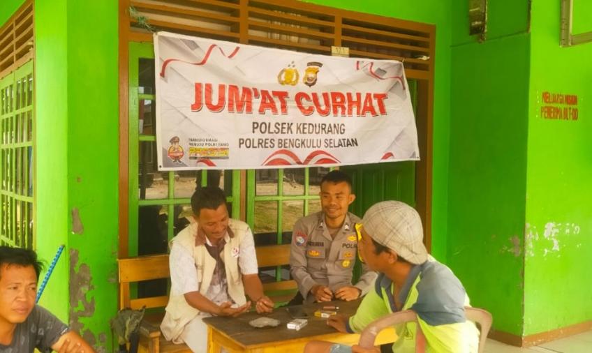 Perkuat Sinergitas Polisi dengan Masyarakat, Polsek Kedurang  Gelar Jumat Curhat di desa Karang Agung 