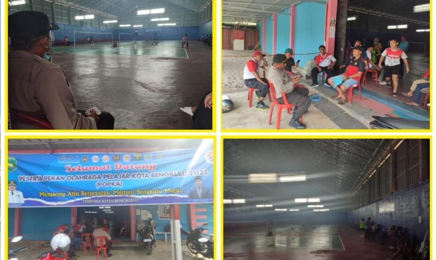 Berikan Rasa Aman, Personel Polsek Kampung Melayu Berikan Pengamanan Pertandingan Bulu Tangkis POPKA