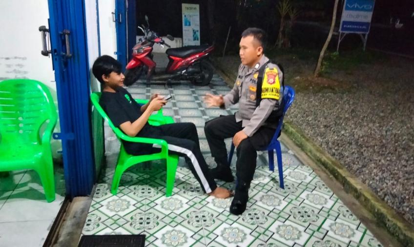 Patroli Sambang, Bhabinkamtibmas Ajak Warga Binaan Ciptakan Kamtibmas yang Kondusif Jelang Kampanye Pemilu Serentak Tahun 2024