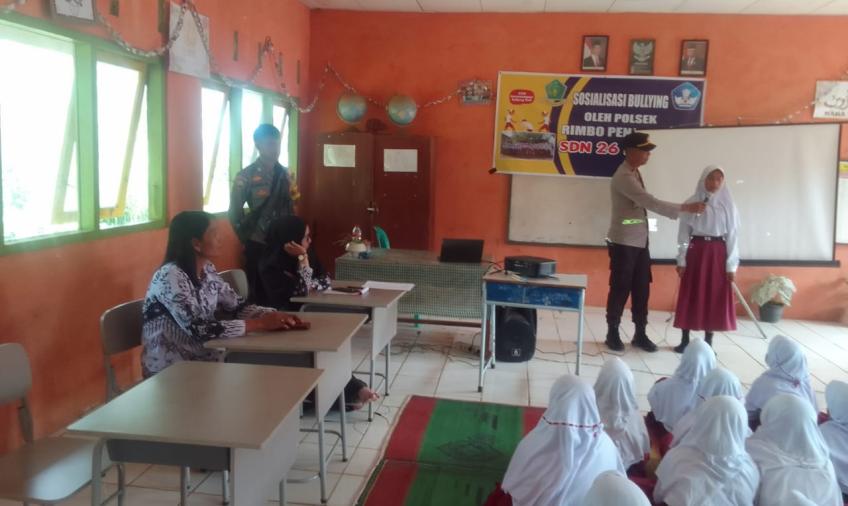 Kapolsek Rimbo Pengadang Sosialisasi Pencegahan Bullying di Sekolah