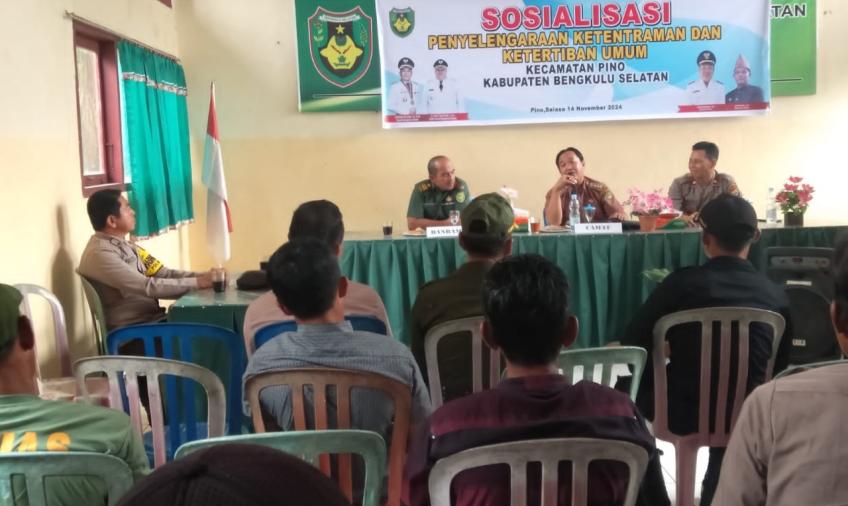 Kapolsek Pino dan Bhabinkamtibmas Polsek Pino Sambangi Warga Hadiri Kegiatan Sosialisasi Penyelenggaraan Ketentraman dan Ketertiban Umum 