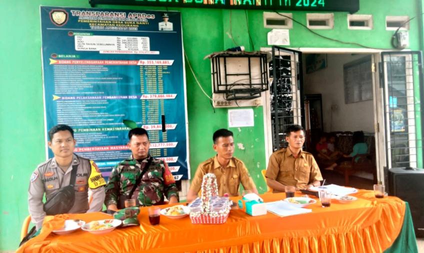 Bhabinkamtibmas Polsek Kedurang Menghadiri Musyawarah Penetapan RKPDES Tahun 2024 Desa Suka Nnati