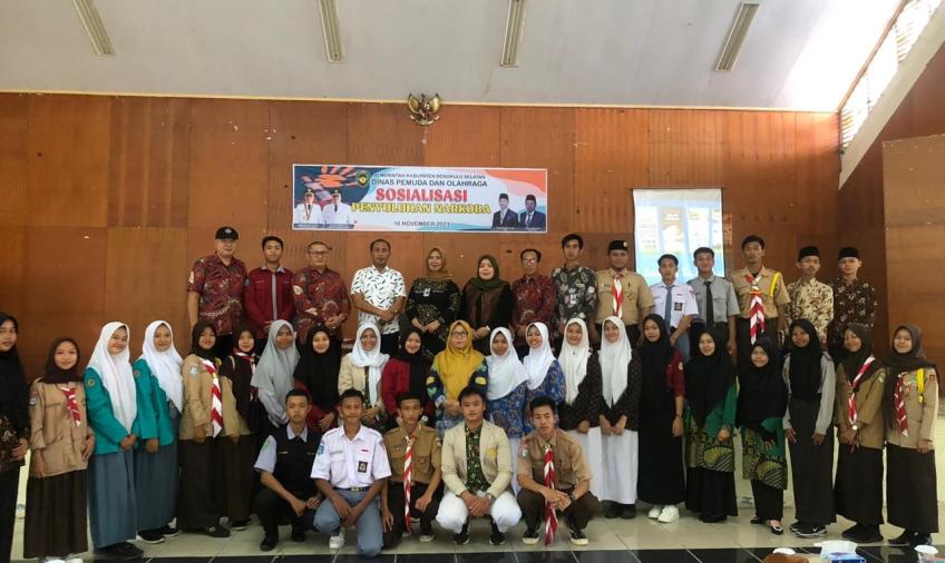 Kasat Narkoba Polres Bengkulu Selatan Sampaikan Penyuluhan Hukum Tentang Narkoba kepad Pelajar dan Mahasiswa