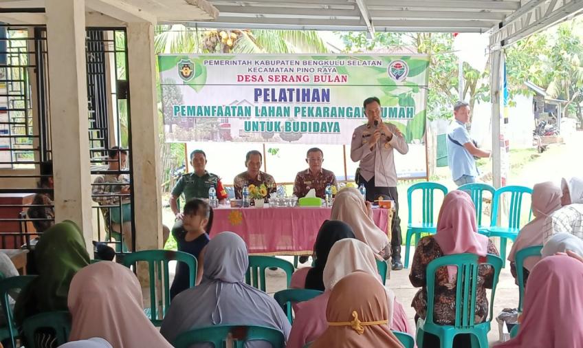 Bhabinkamtibmas Polsek Pino Raya hadiri Kegiatan sertifikasi pembangunan Desa Binaannya.