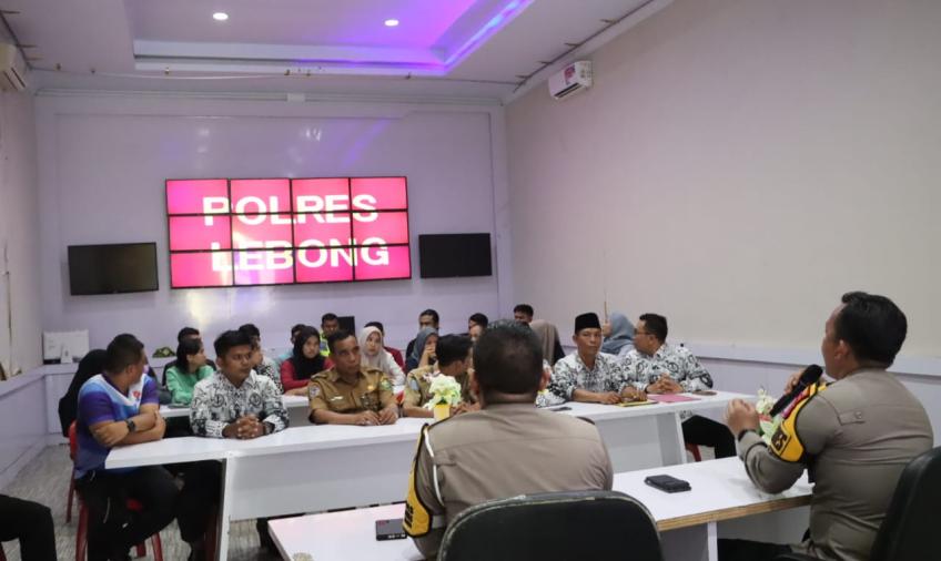 Kapolres Lebong Lepas Atlet Bola Voli Ikuti Turnamen Kapolda Cup