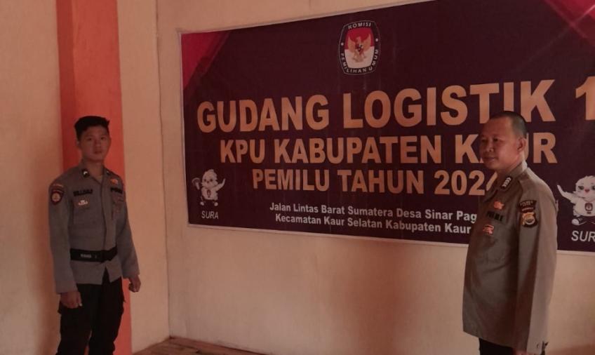 Pastikan Keamanan dan Kenyamanan, Personel Satgas OMB Polres Kaur Patroli di Gudang Logistik 1 KPU 